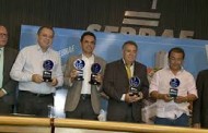 Prefeitos recebem prêmios para melhorias em municípios do Piauí