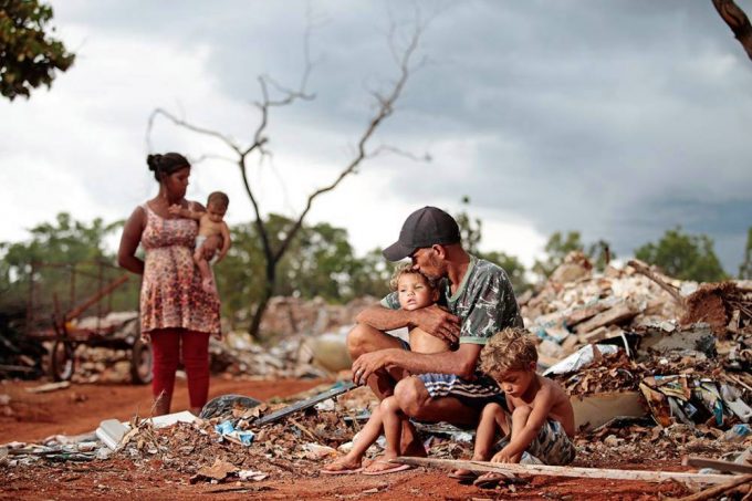 Cortes no Bolsa Família impulsionam aumento da extrema pobreza no Brasil