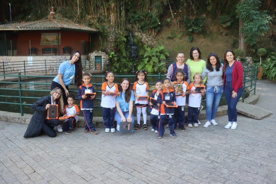 Projeto Infância Conectada dá continuidade a atividades práticas dos alunos com visitas a pontos turísticos em Serra Negra- SP
